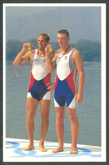 CC GBR Quiz card Steve Redgrave Matthew Pinsent standing on pontoon and presenting their gold medals