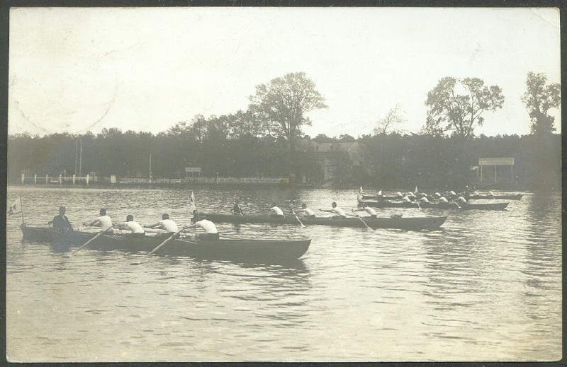 pc ger berlin pu 1919 photo of five gig 4 assembling at the start 